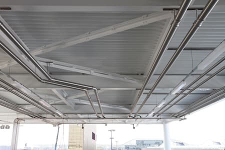 Réseau de tuyauterie press-fit Pressclim en installation tertiaire